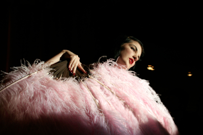 burlesque / Portrait  photography by Photographer Barbara Anibaldi | STRKNG