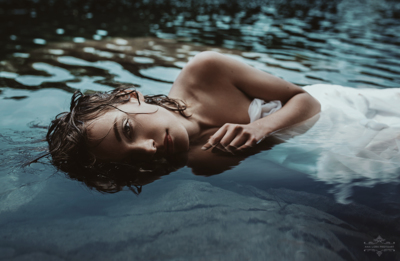 fräulein kowalski / Portrait  photography by Photographer Ana Lora ★77 | STRKNG