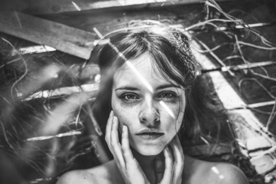 Caro / Portrait  photography by Photographer Martin Neuhof ★51 | STRKNG