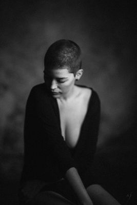 Schwarz-weiss  Fotografie von Model Amy Lee ★49 | STRKNG