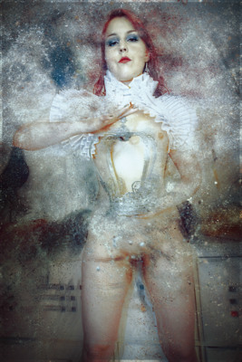 Dissolving the reign into rain / Konzeptionell  Fotografie von Fotograf Mandos ★3 | STRKNG