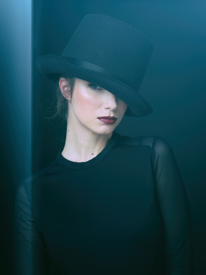 Chapeau / Portrait  photography by Photographer Ars Lumine | STRKNG