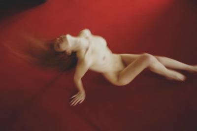 nervous skin / Nude  Fotografie von Fotografin Heloisa ★8 | STRKNG