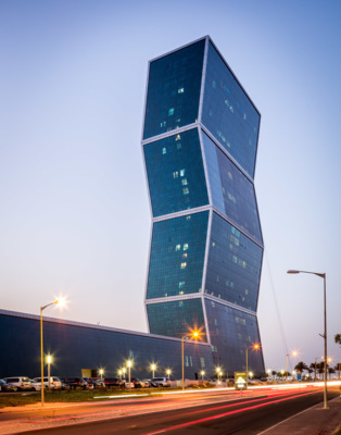 Zig Zag Tower, Doha Qatar / Architektur  Fotografie von Fotograf Scott Hargis ★1 | STRKNG