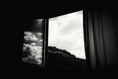 clouds reflection / Schwarz-weiss  Fotografie von Fotografin Monika Keller ★10 | STRKNG