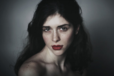Trought / Portrait  Fotografie von Fotograf Chiara Lombardi ★3 | STRKNG