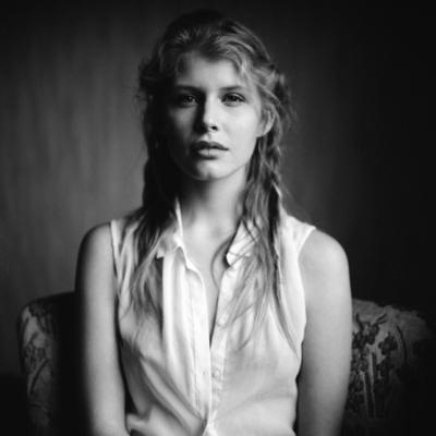 Luisa 1 / Schwarz-weiss  Fotografie von Fotograf Andre ★7 | STRKNG