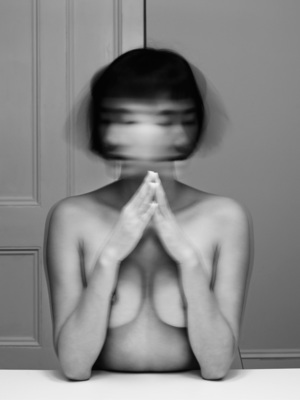 Big City Stories / Schwarz-weiss  Fotografie von Model nakiesheri ★128 | STRKNG