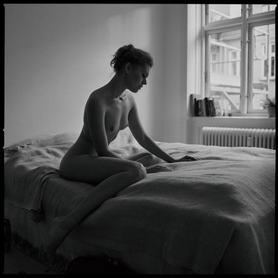 Home Alone / Nude  Fotografie von Fotograf Lukas Kaminski ★16 | STRKNG