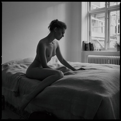 Home Alone / Nude  Fotografie von Fotograf Lukas Kaminski ★14 | STRKNG