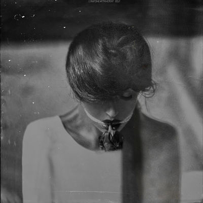 self portrait - &quot;This Is How One Dies Upon a Flower&quot; III / Fine Art  Fotografie von Fotografin Rapid.Heart.Movement ★27 | STRKNG