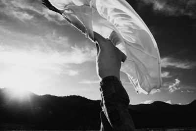 ENJOY THE SILENCE / Schwarz-weiss  Fotografie von Fotografin Marie Meister ★3 | STRKNG