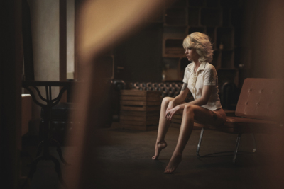 beauty on a chair / Menschen  Fotografie von Fotograf Malandro Photodesign ★4 | STRKNG