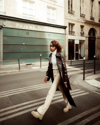 Emmanuelle in Paris / Portrait  Fotografie von Fotograf kayserlich ★5 | STRKNG