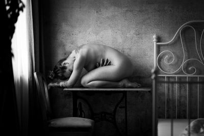 The Table / Nude  Fotografie von Fotograf Ivo Fotografie ★9 | STRKNG