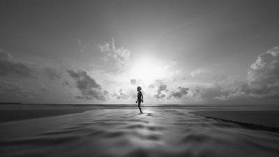 walk away / Schwarz-weiss  Fotografie von Fotograf polod ★2 | STRKNG