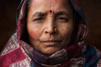 Woman near Red Fort, Delhi / Menschen  Fotografie von Fotografin gsvoow ★1 | STRKNG