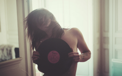 Vinyle / Mode / Beauty  Fotografie von Fotograf Charlie Foster ★2 | STRKNG