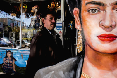 Frida / Street  Fotografie von Fotograf Hakim Boulouiz ★3 | STRKNG