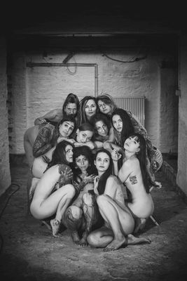 Der Menschenberg / People  photography by Photographer Andreas Maria Kahn ★15 | STRKNG