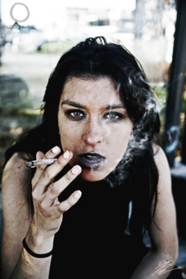 Smoking girl -Rocio01- / People  photography by Photographer Photo Faro Creation | STRKNG