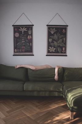 hiding -  Selfportrait. / Nude  Fotografie von Model BEA AMBER ★25 | STRKNG