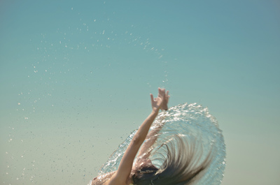 drops / Nude  photography by Photographer Cristina Prat Mases | STRKNG
