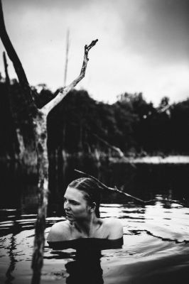 Gedankenmoment / Portrait  photography by Photographer Sinnlicht-Fotografie ★5 | STRKNG