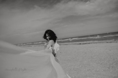 black and lots of white / Portrait  Fotografie von Fotograf Atmospheres of Light ★2 | STRKNG