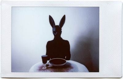 Gifts of ghosts / Instant-Film  Fotografie von Fotografin Philomena Famulok ★47 | STRKNG