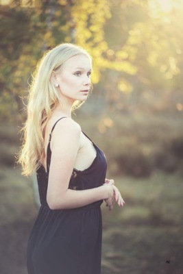 Portrait  photography by Model Alexa ★2 | STRKNG