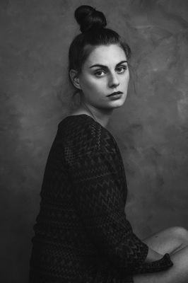 Kim / Portrait  photography by Photographer tomlanzrath ★4 | STRKNG