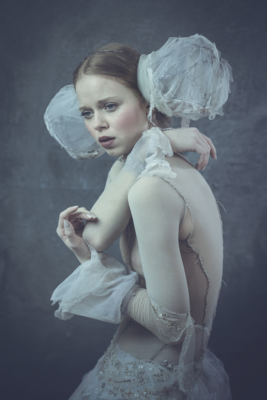 The doll / Konzeptionell  Fotografie von Fotografin Gorecka ★4 | STRKNG