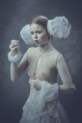 The doll / Fine Art  Fotografie von Fotografin Gorecka ★4 | STRKNG