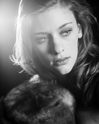 Meike / Schwarz-weiss  Fotografie von Fotograf Henning Bruns ★13 | STRKNG