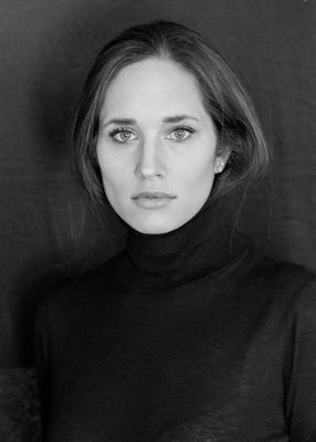 Tina / Portrait  photography by Photographer Henning Bruns ★13 | STRKNG