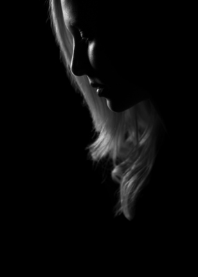 Sarah / Portrait  photography by Photographer Martin Hirsch ★2 | STRKNG