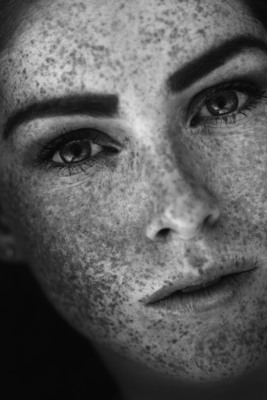 freckles / Portrait  photography by Photographer MaMo Artografie ★2 | STRKNG