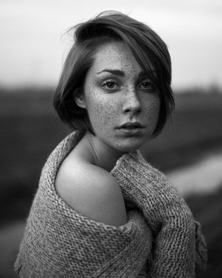 Giulia / Schwarz-weiss  Fotografie von Fotograf Leonid Litvac ★3 | STRKNG