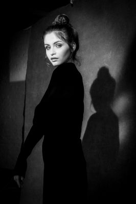 Karen / Portrait  photography by Photographer Benedikt Ernst ★28 | STRKNG