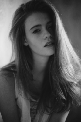 Jeannie / Portrait  Fotografie von Fotograf Ernst Weerts ★19 | STRKNG