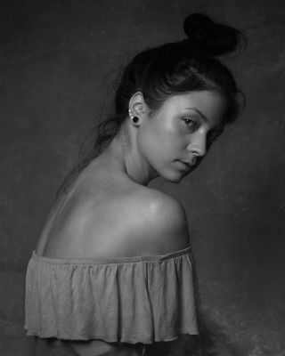 Silvana / Portrait  photography by Photographer Dietmar | STRKNG