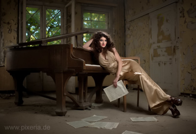 Piano lesson / Fashion / Beauty  photography by Photographer Tim Brakemeier ★3 | STRKNG