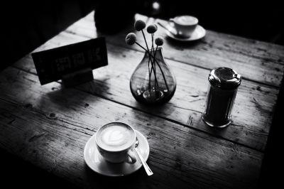 Cappuccino / Still-Leben  Fotografie von Fotograf Hans-Martin Doelz ★4 | STRKNG