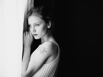sun lit / Portrait  photography by Photographer Jens Klettenheimer ★42 | STRKNG