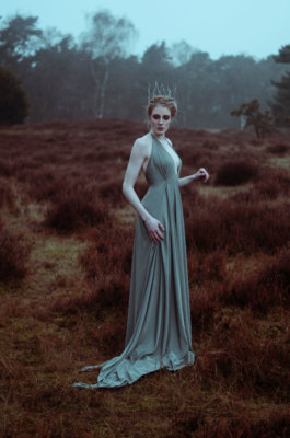 Königin / Fine Art  Fotografie von Model Deborah H. ★15 | STRKNG