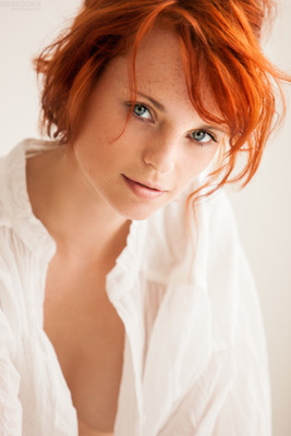 Portrait Portrait / Portrait Fotografie von Model Anni-Sunshine ★9 | STRKNG