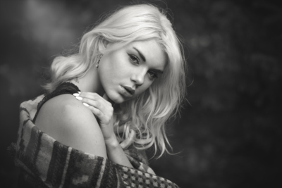 Resi / Portrait  Fotografie von Fotograf Sven Becker ★6 | STRKNG