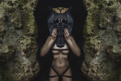 The feather mask / Mode / Beauty  Fotografie von Fotograf Léonard Condemine ★1 | STRKNG