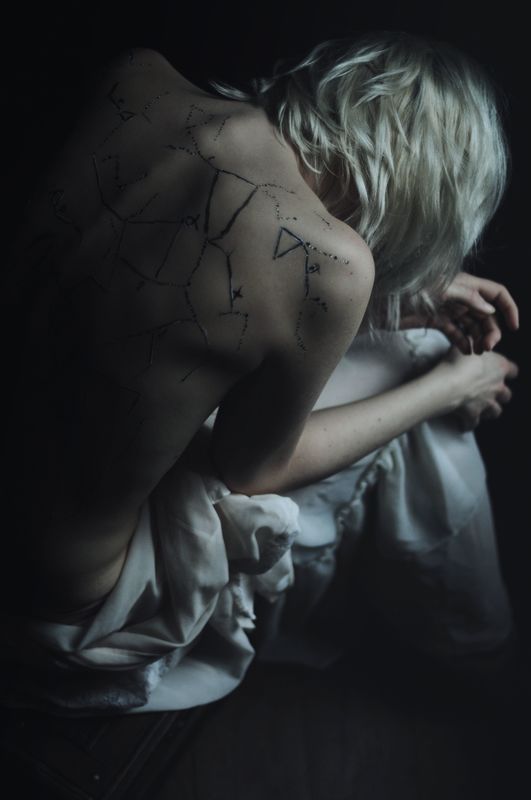 hieroglyphs of her soul. - &copy; Natascha Biermann Photographie | Fine Art